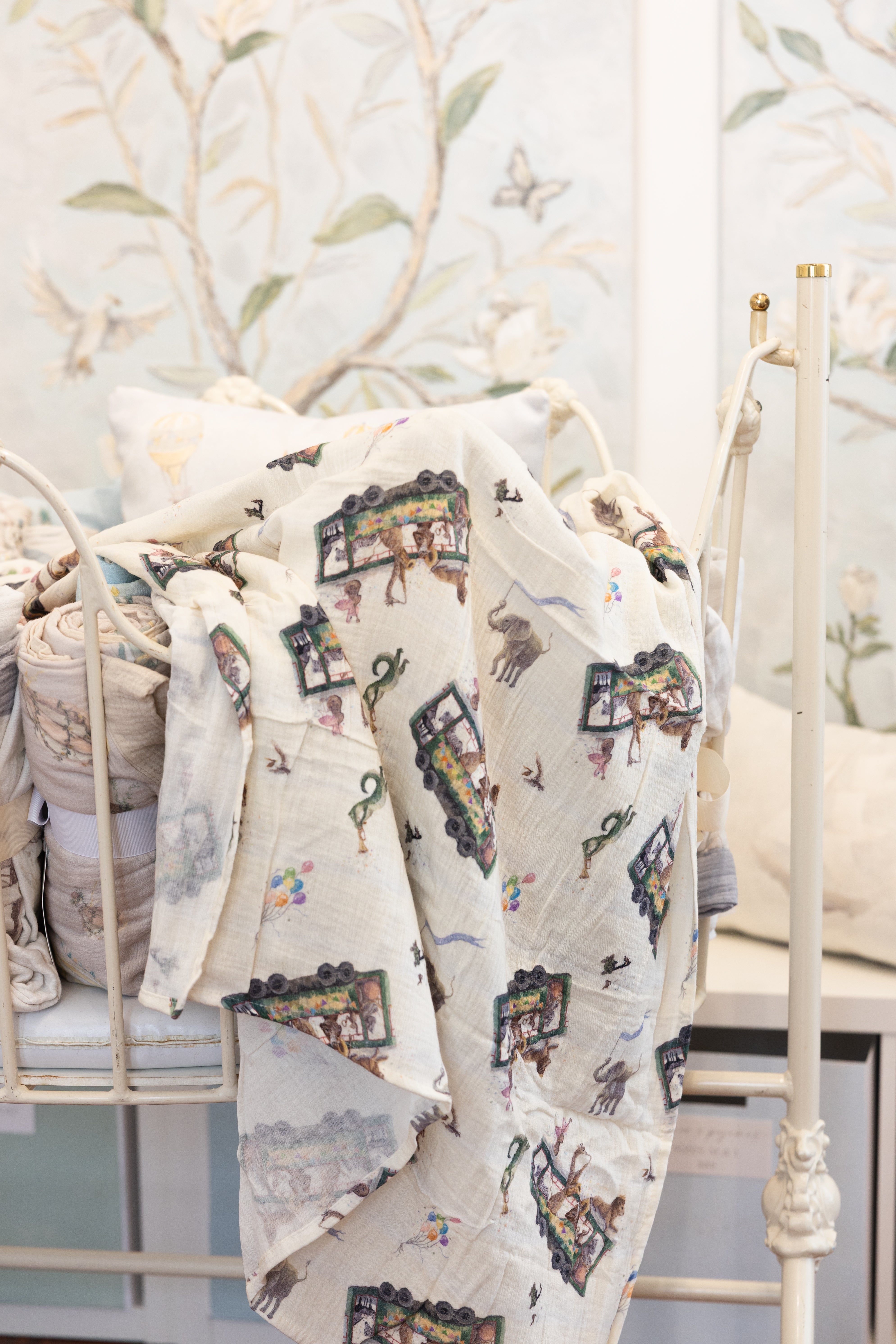 Zoo Krewe Swaddle